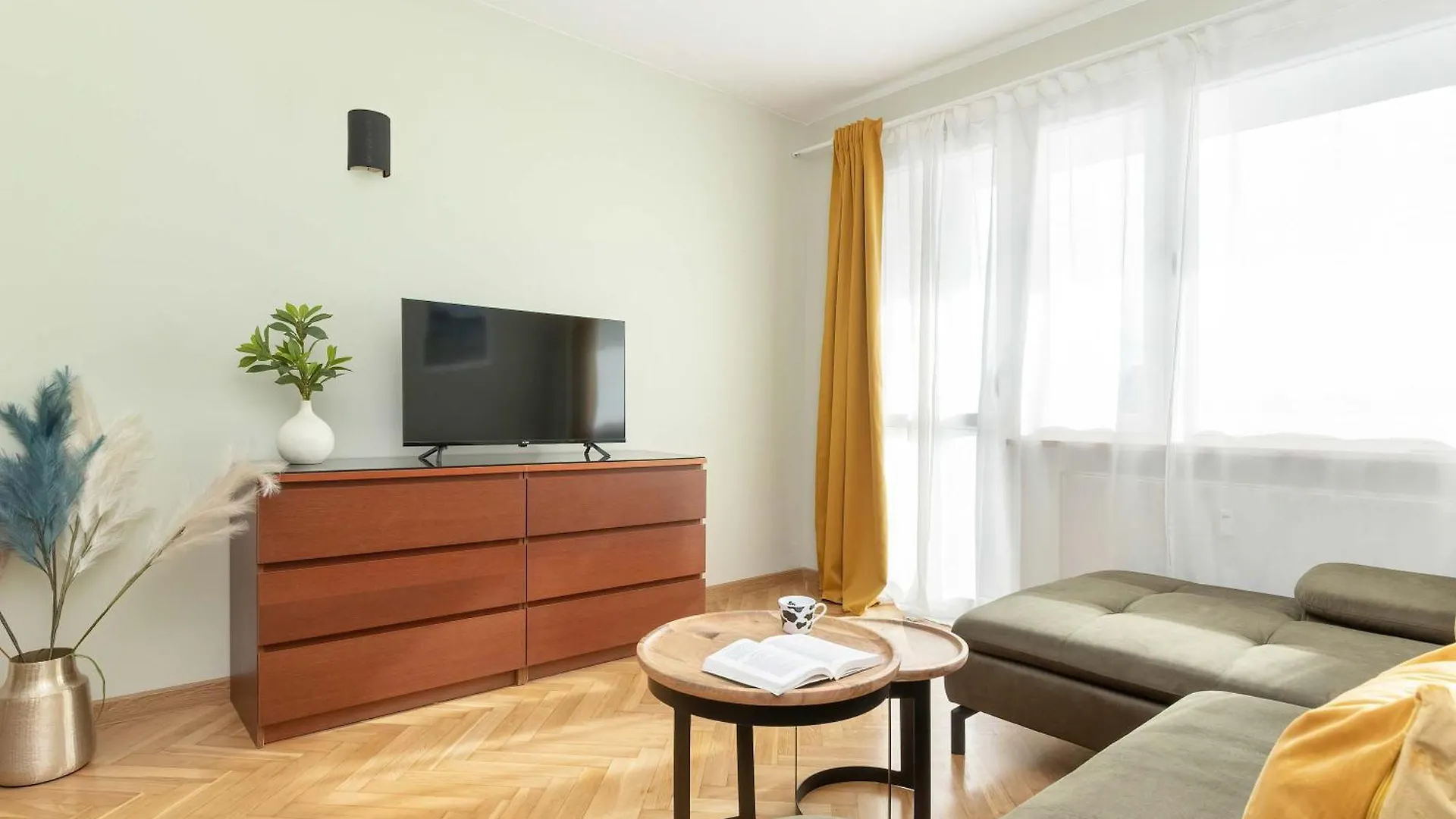 Jasny Apartament Z Pieknym Widokiem Na Miasto By Noclegi Renters Gdansk 0*,  Poland